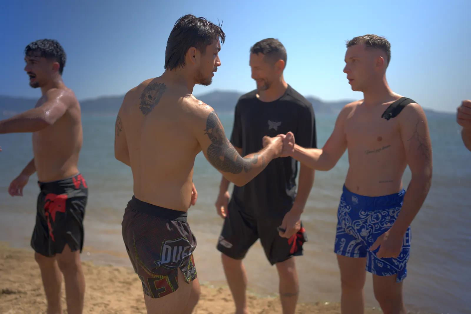 MMA, JJB, boxe, lutte : les différences, et par quoi commencer